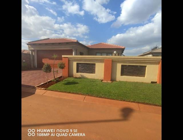 2 BEDROOM HOUSE FOR SALE IN DAWN PARK EXT